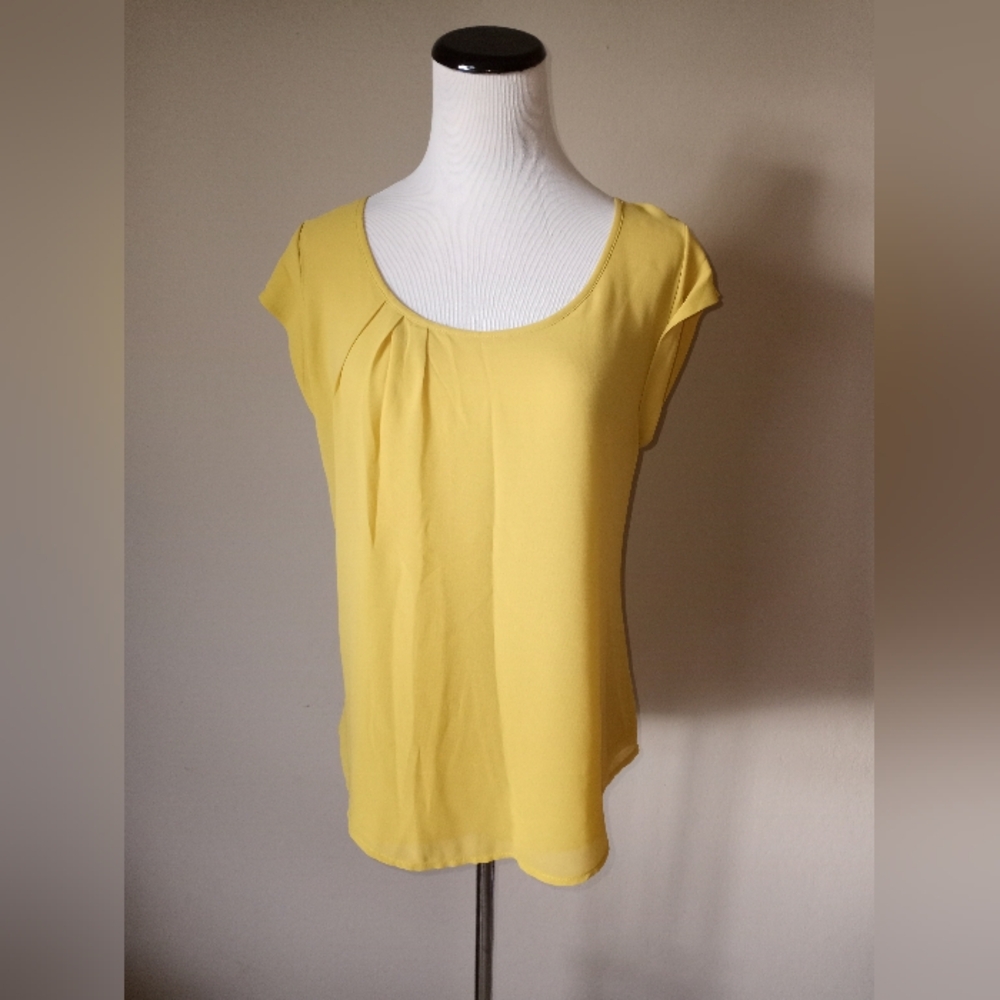 Naked Zebra Sunny Yellow Scoop Neck Pleated Blouse